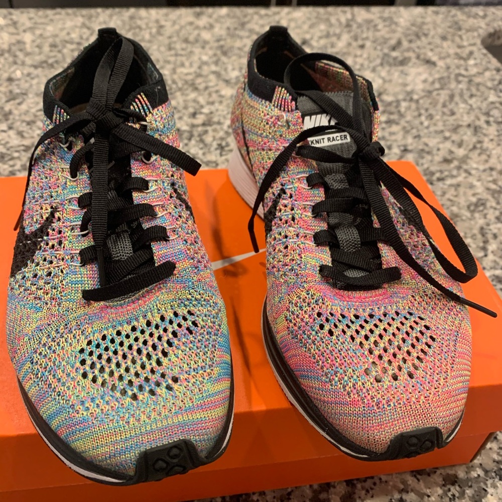 Nike fly knite sneakers size 7.5